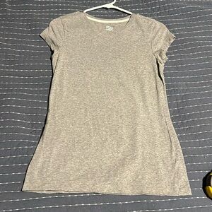 Fitted grey tee. Soft. Heathered light grey.